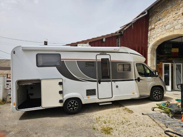 Excelente autocaravana BÜRSTNER Harmony line TD73