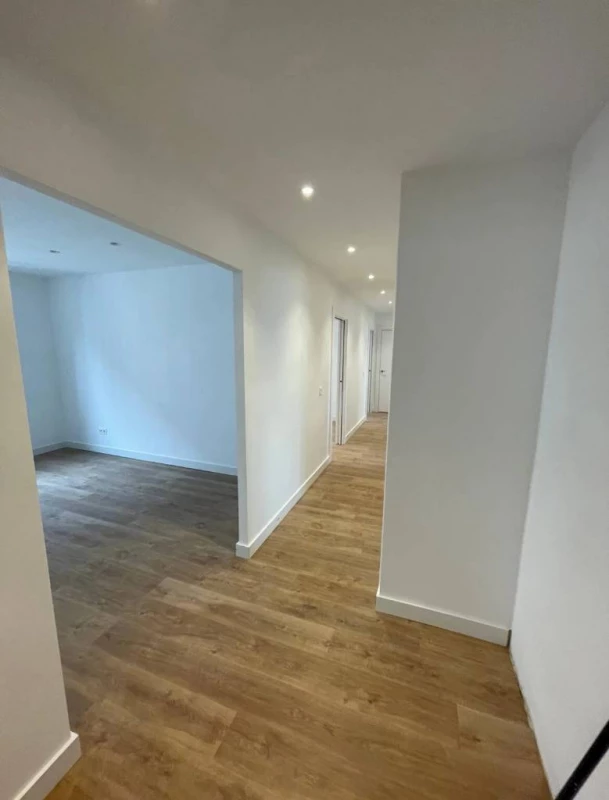 INSTALACION DE SUELOS DE MADERAS LAMINADOS VINILOS SPC, Sevilla — 12/14