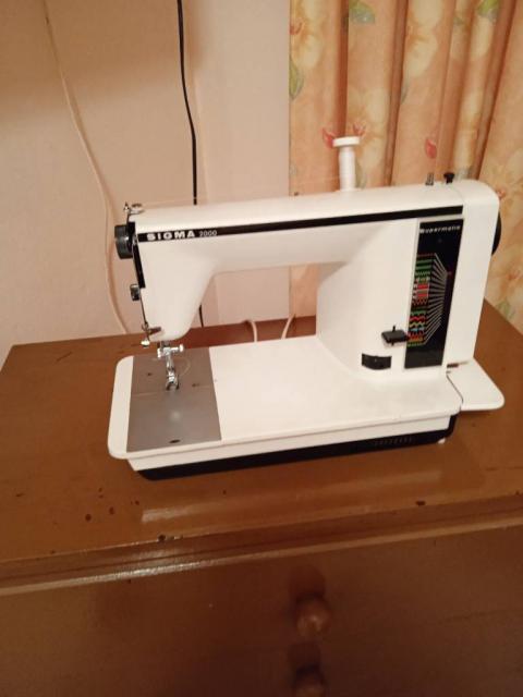 Makina de coser electrica