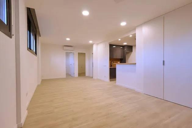 MONTADOR DE SUELOS DE MADERAS LAMINADOS VINILOS SPC, Sevilla — 6/8