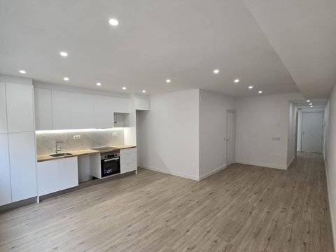 INSTALACION DE SUELOS DE MADERAS LAMINADOS VINILOS SPC, Sevilla — 3/15