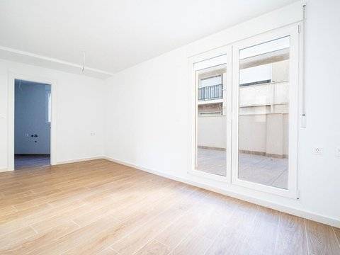INSTALACION DE SUELOS DE MADERAS LAMINADOS VINILOS SPC, Sevilla — 6/15