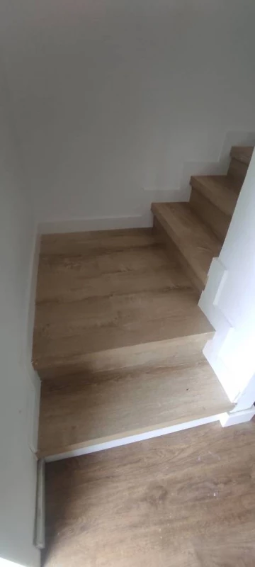 INSTALACION DE SUELOS DE MADERAS LAMINADOS VINILOS SPC, Sevilla — 8/14