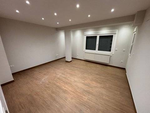INSTALACION DE SUELOS DE MADERAS LAMINADOS VINILOS SPC, Sevilla — 8/15