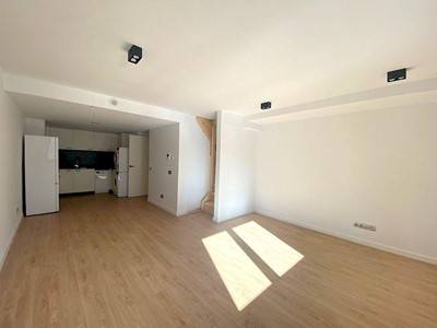 Instalacion de suelos de maderas laminados vinilos spc, Castilleja De La Cuesta — 10/15